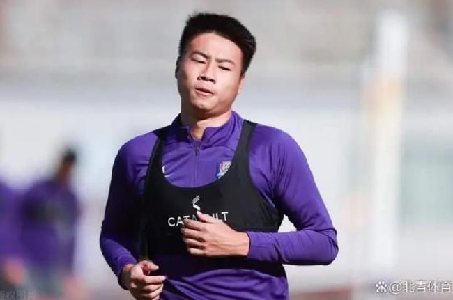 吴镇宇袁咏仪饰演的一家人与古天乐饰演的邻居之间的矛盾冲突也非常直观的跃然纸上